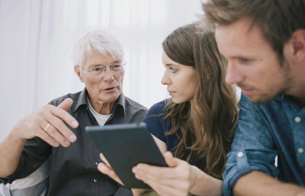 La Cour de Cassation vient de rappeler que les gendres et belles-filles ont l'obligation d'aider leurs beaux-parents dans le besoin