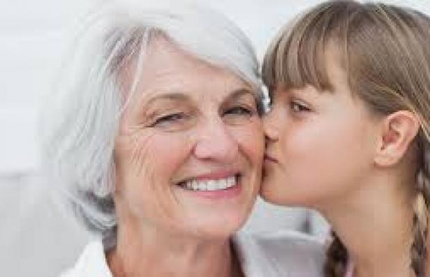 Droit de visite : une grand-mère peut-elle exiger de voir ses petits-enfants si les parents refusent ?